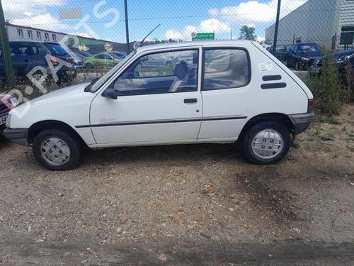 Left mirror PEUGEOT 205 II (20A/C) 1.8 Diesel | BP25421201C26 