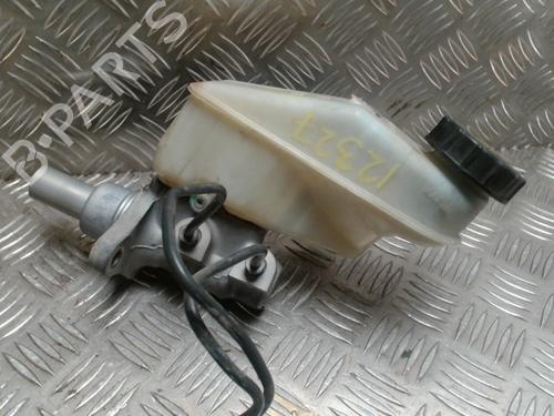 Hovedbremsecylinder TOYOTA YARIS (_P9_) 1.4 D-4D (NLP90_, NLP90R) (90 hp) 31263056