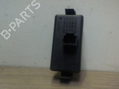 Used Warning switch RENAULT MEGANE CC (EZ0/1_) 2.0 dCi (EZ0L) (160 hp) 25388856