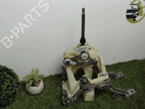 Used Gear lever KIA CARENS III MPV (UN) 2.0 CRDi 140 (140 hp) 25395202