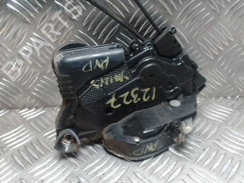 Used Front right lock TOYOTA YARIS (_P9_) 1.4 D-4D (NLP90_, NLP90R) (90 hp) 31263129
