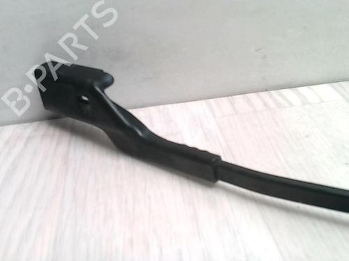 Used Front windshield wiper arm CITROËN C3 III (SX) 1.2 PureTech 82 (83 hp) 25423009