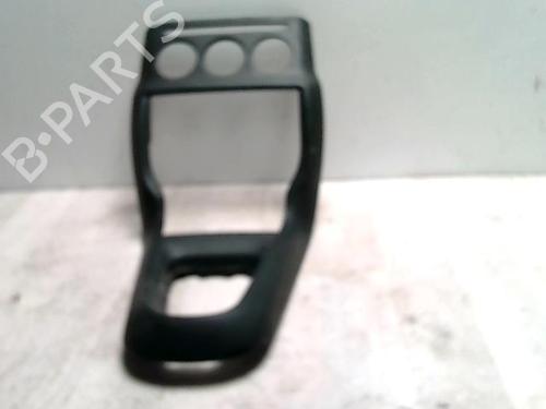 Mittelkonsole CITROËN C3 II (SC_) 1.4 HDi 70 (SC8HZC, SC8HR0, SC8HP4) (68 hp) 31223277