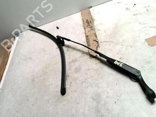 Used Front windshield wiper arm VW PASSAT B5.5 (3B3) 1.9 TDI (130 hp) 26679260