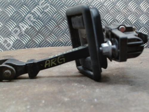 Dørhængsel/Dørbegrænser Dørhængsel/Dørbegrænser RENAULT TWINGO III (BCM_, BCA_) 1.0 SCe 70 (71 hp) 33907437 33907437