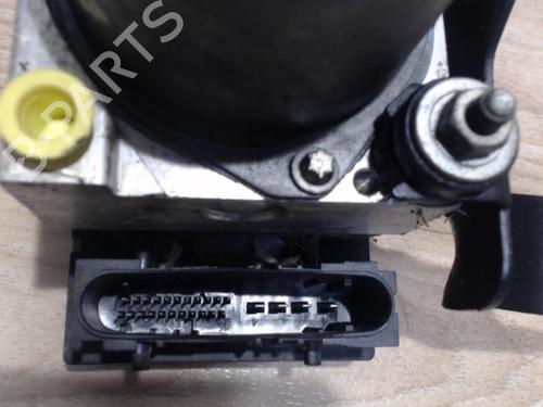 Used ABS pump NISSAN MICRA III (K12) 1.2 16V (65 hp) 25386759