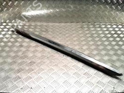 Used Door moulding trim PEUGEOT 2008 I (CU_) 1.2 THP 110 / PureTech 110 (110 hp) 30435403