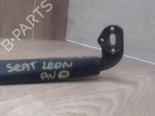 Used Right front suspension arm SEAT LEON (1P1) 2.0 TDI 16V (140 hp) 31232610