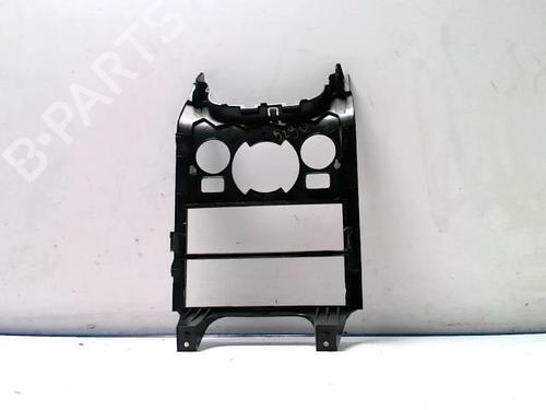 Midtkonsoll PEUGEOT 3008 I MPV (0U_) 1.6 HDi (109 hp) 31228380