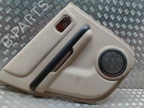 Guarnecido trasero izquierdo Guarnecido trasero izquierdo NISSAN X-TRAIL I (T30) 2.2 Di 4x4 (114 hp) 34182738 34182738