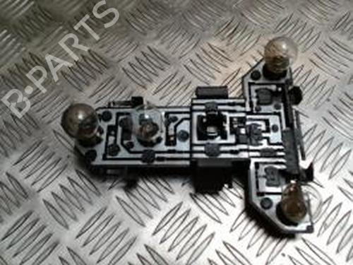 Używane Lampa oświetlenia tablicy rejestracyjnej VW GOLF IV (1J1) 1.6 (100 hp) 25891037