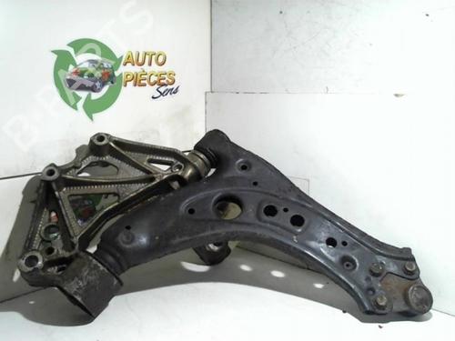 Venstre fortil bærearm VW POLO (9N_, 9A_) 1.4 16V (101 hp) 25399594