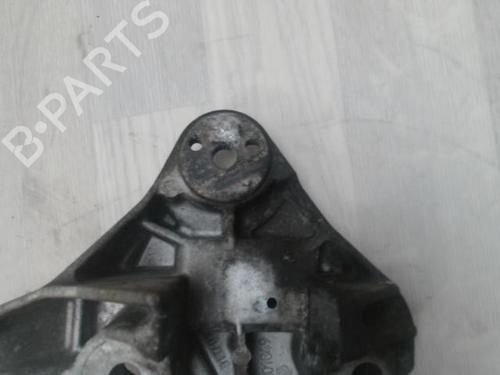 Used Engine mount RENAULT CLIO II Hatchback Van (SB0/1/2_) 1.5 dCi (SB07) (65 hp) 27865075