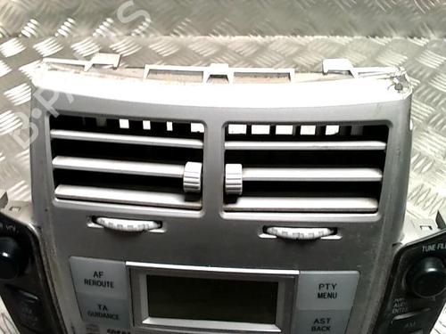 Radio TOYOTA YARIS (_P9_) 1.4 D-4D (NLP90_, NLP90R) | BP31257439E6