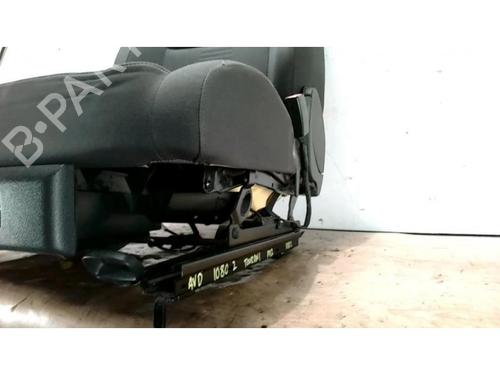 Right front seat VW TOURAN (1T1, 1T2) 2.0 TDI | BP25427919C16 