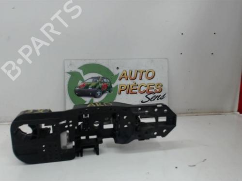 Używane Klamka zewnętrzna drzwi tylnych prawych RENAULT MEGANE III Hatchback (BZ0/1_, B3_) 1.5 dCi (BZ09, BZ0D, BZ1W, BZ29, BZ14) (110 hp) 25408600