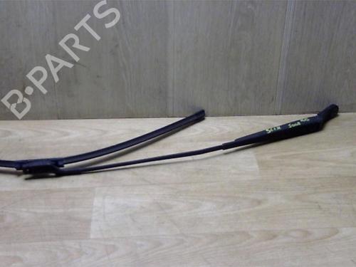 Used Front windshield wiper arm PEUGEOT 5008 (0U_, 0E_) 1.6 HDi (110 hp) 25413634