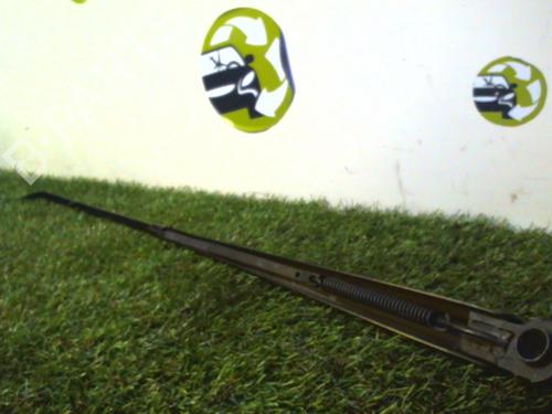 Used Front windshield wiper arm PEUGEOT 307 CC (3B) 2.0 16V (136 hp) 30053615