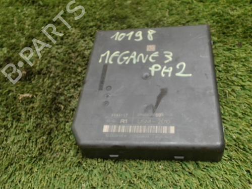 Used Fuse box RENAULT CLIO II (BB_, CB_) 1.6 16V (BB01, BB0H, BB0T, BB14, BB1D, BB1R, BB2KL, BB3G... (107 hp) 29159739