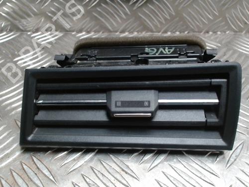 Used Air vent SEAT ARONA (KJ7, KJP) 1.0 TSI (116 hp) 30660934