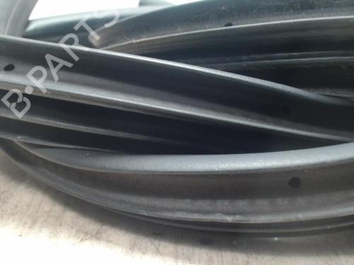 Used Rubber door seal FORD FIESTA VI (CB1, CCN) 1.25 (82 hp) 27690481
