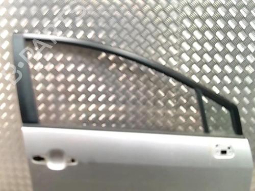 Right front door TOYOTA COROLLA Verso (ZER_, ZZE12_, R1_) 2.2 D-4D (AUR10_, AUR10R) | BP25796671C3