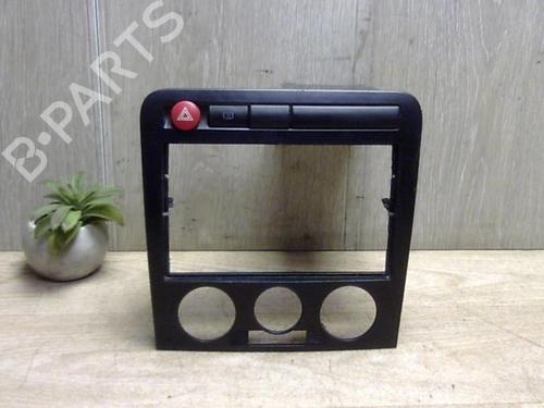 Bouton de warning SEAT IBIZA III (6L1) 1.4 TDI (70 hp) 29517317