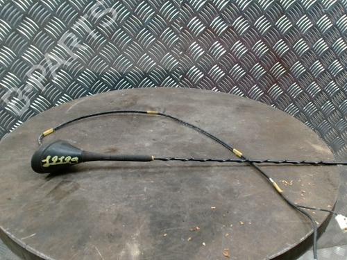 Antenne/Halterung für Antenne/Halterung TOYOTA URBAN CRUISER (_P1_) 1.4 D-4D 4WD (NLP115_, NLP115R) (90 hp) 33818504 33818504