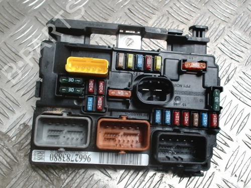 Used Fuse box Fuse box 36904175 36904175