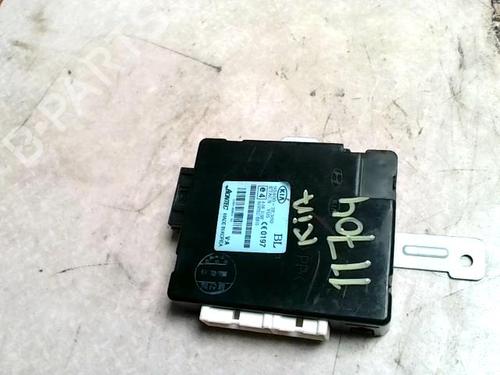 Steuergerät für KIA SORENTO I (JC) 2.5 CRDi 4WD (140 hp) 31226594