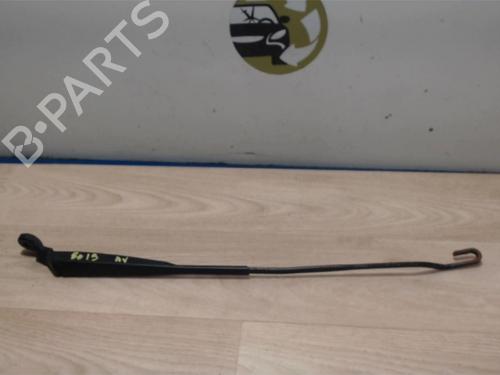Used Front windshield wiper arm MERCEDES-BENZ VITO Van (W638) 112 CDI 2.2 (638.094) (122 hp) 25387473
