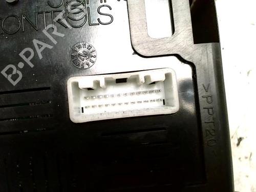 Fuse box RENAULT CLIO III (BR0/1, CR0/1) 1.6 16V (BR05, BR0B, BR0Y, BR15, BR1J, BR1M, BR1Y, CR0B,... | BP25425944E1