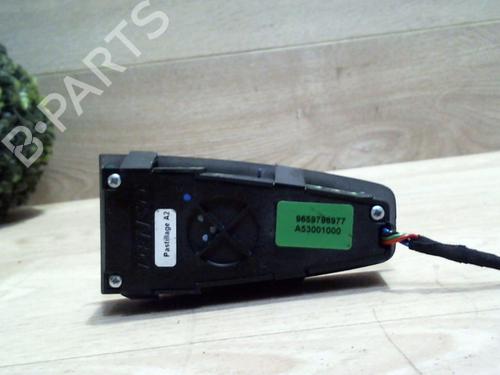 Used Climate control Climate control 25384204 25384204