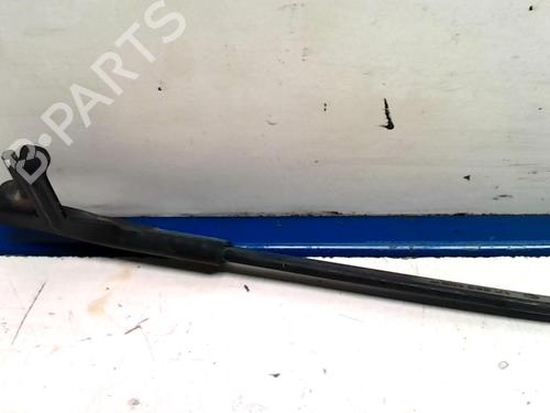 Used Front windshield wiper arm VW BORA I (1J2) 1.6 16V (105 hp) 31238811