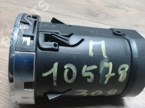 Used Air vent PEUGEOT 308 I (4A_, 4C_) 1.6 HDi (90 hp) 31228640