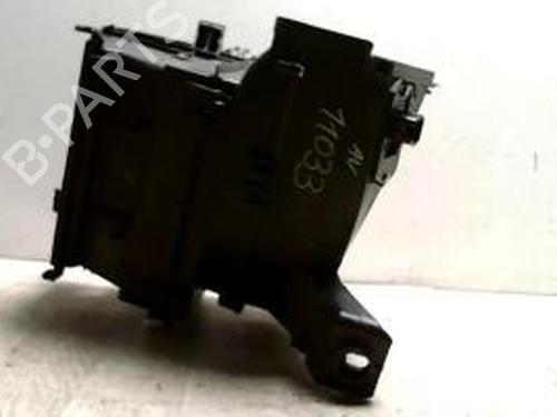 Luftfilter kasse TOYOTA YARIS (_P9_) 1.4 D-4D (NLP90_, NLP90R) (90 hp) 25425224