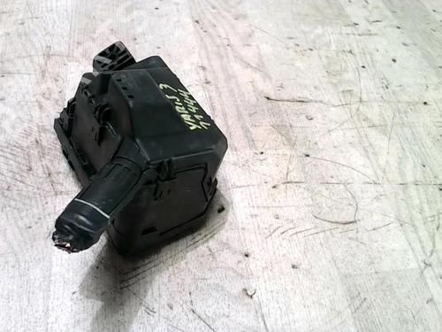 Used Fuse box TOYOTA YARIS (_P13_) 1.4 D (NLP130_, NLP130) (90 hp) 27557794