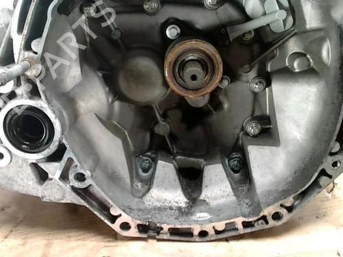 Gearbox RENAULT CLIO III (BR0/1, CR0/1) 1.5 dCi | BP25421401M3 