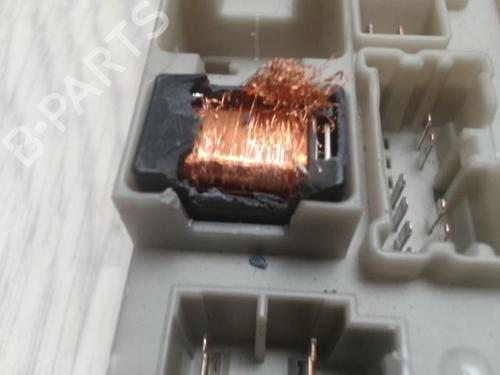 Fuse box RENAULT CLIO III (BR0/1, CR0/1) 1.5 dCi (C/BR0G, C/BR1G) | BP27862830E1