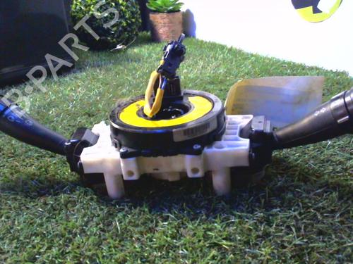 Steering column stalk HYUNDAI SANTA FÉ I (SM) 2.0 CRDi | BP31226531I23