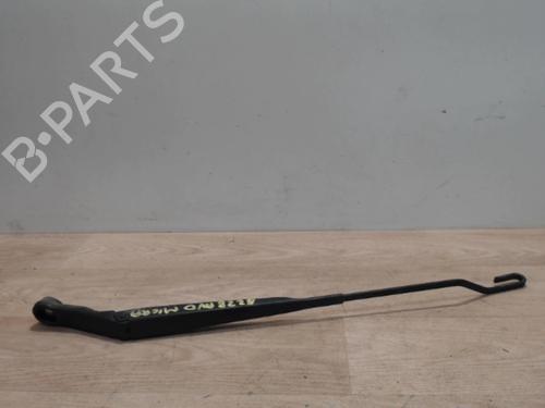 Used Front windshield wiper arm Front windshield wiper arm NISSAN MICRA III (K12) 1.2 16V (65 hp) 33548528 33548528