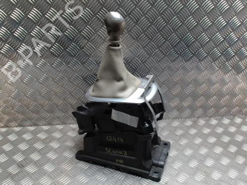 Used Gear lever RENAULT SCÉNIC III (JZ0/1_) 1.6 dCi (JZ00, JZ12) (130 hp) 31231738