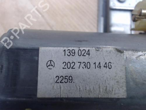 Rudehejsemekanisme Højre bagtil MERCEDES-BENZ C-CLASS (W202) C 250 D (202.125) (113 hp) 25386776