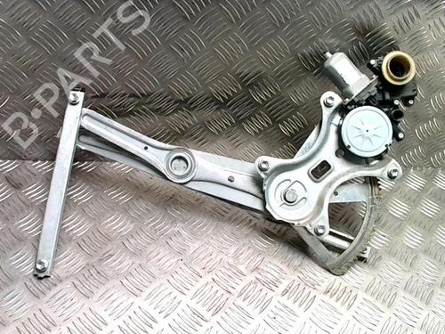 Rudehejsemekanisme venstre bagtil TOYOTA COROLLA Verso (ZER_, ZZE12_, R1_) 2.2 D-4D (AUR10_, AUR10R) (136 hp) 31152825