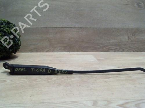 Used Front windshield wiper arm OPEL TIGRA TwinTop (X04) 1.4 (R97) (90 hp) 29527363