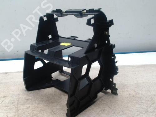 Used Middle console VW GOLF V (1K1) 1.9 TDI (105 hp) 28032855