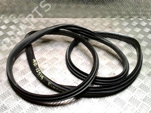 Joint de porte de voiture FORD FIESTA VI (CB1, CCN) 1.4 TDCi (68 hp) 32388063