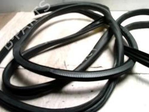 Used Rubber door seal DACIA SANDERO II 1.5 dCi 75 / Blue dCi 75 (B8JW, B8M4, B8AH, B8M7, B8M6) (75 hp) 25425730