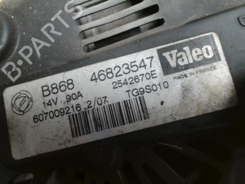 Used Alternator FIAT GRANDE PUNTO (199_) 1.3 D Multijet (75 hp) 31225428