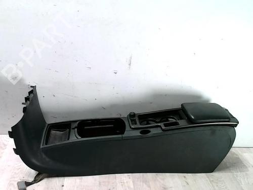 Used Middle console VOLVO C30 (533) 2.0 D (136 hp) 31234127